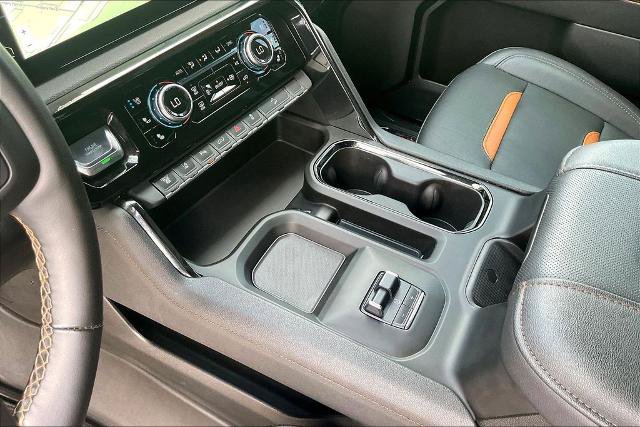 Used 2024 GMC Sierra 2500 AT4 w/ AT4 Premium Plus Package AWD/4WD image 17
