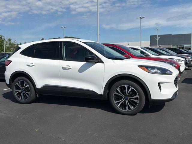 Certified 2022 Ford Escape SE w/ SE Sport Appearance Package AWD/4WD image 6