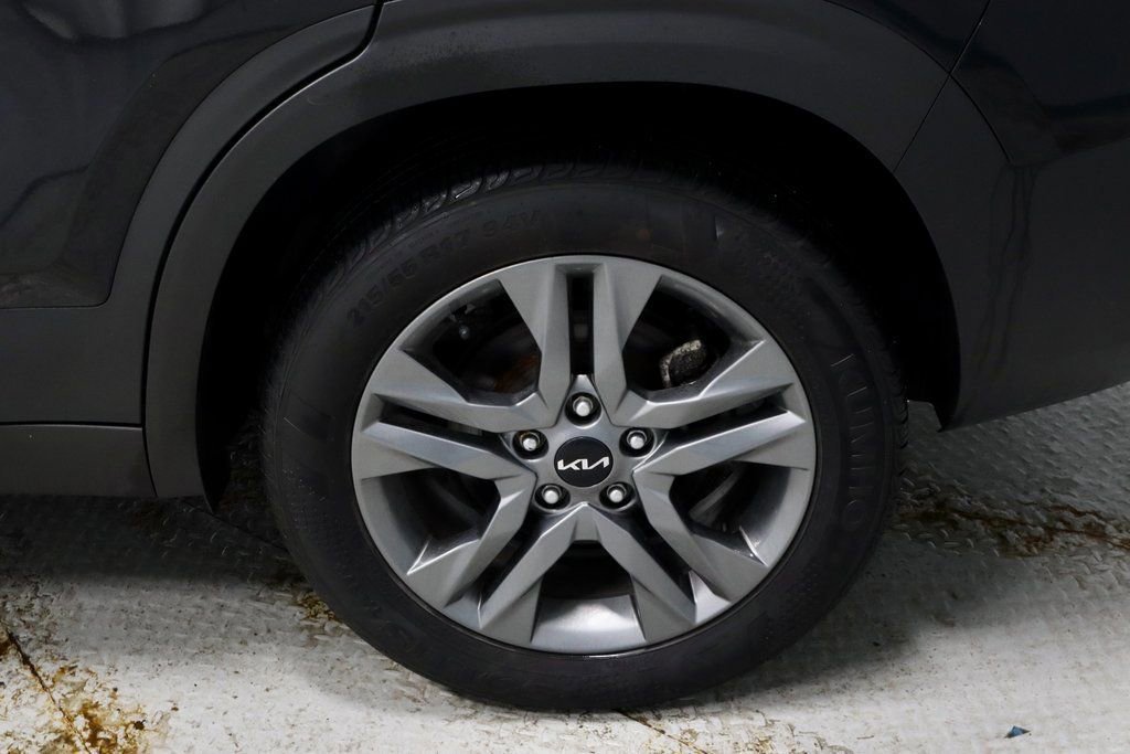 Used 2023 Kia Seltos LX image 18