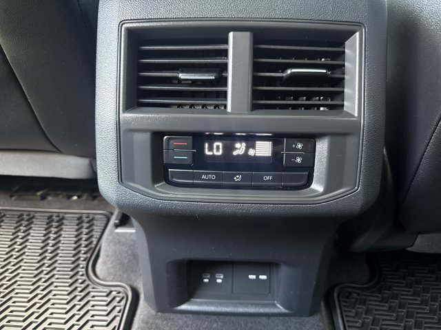 Used 2022 Volkswagen Atlas SE FWD image 19