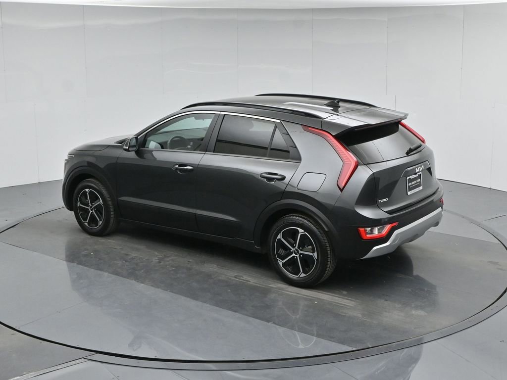 Used 2023 Kia Niro EX image 18