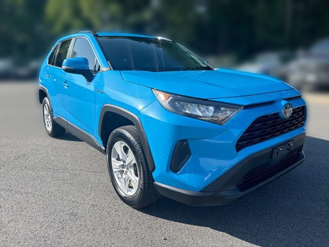Used 2019 Toyota RAV4 LE w/ Carpet Mat Package AWD/4WD image 2