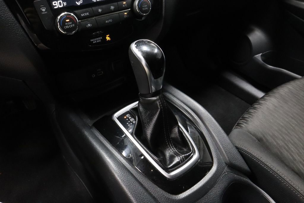 Used 2019 Nissan Rogue SV image 31