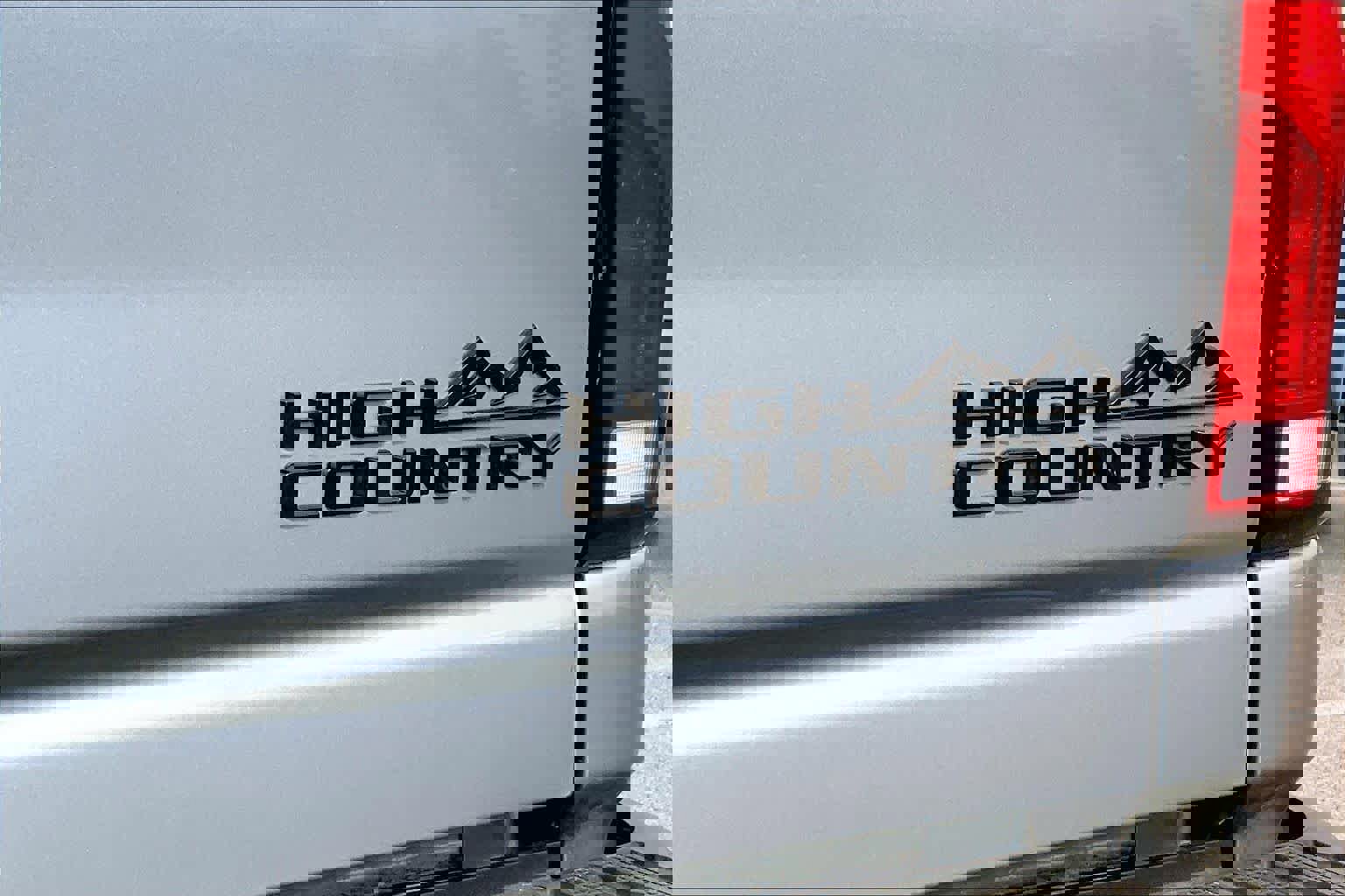 Used 2025 Chevrolet Silverado 2500 High Country w/ Technology Package image 30