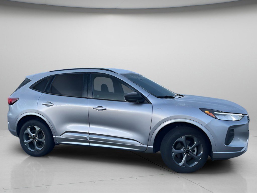 Certified 2023 Ford Escape ST-Line image 3