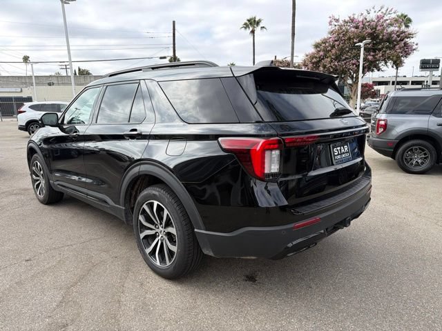 Certified 2025 Ford Explorer ST-Line AWD/4WD image 5