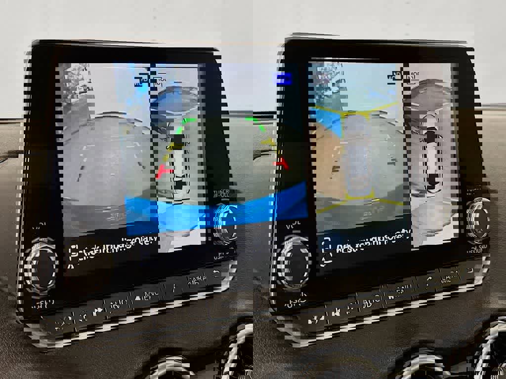 Used 2025 Nissan Sentra SR w/ SR Premium Package image 27