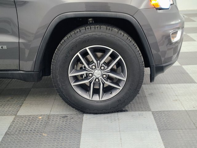 Used 2017 Jeep Grand Cherokee Limited w/ Trailer Tow Group IV AWD/4WD image 14