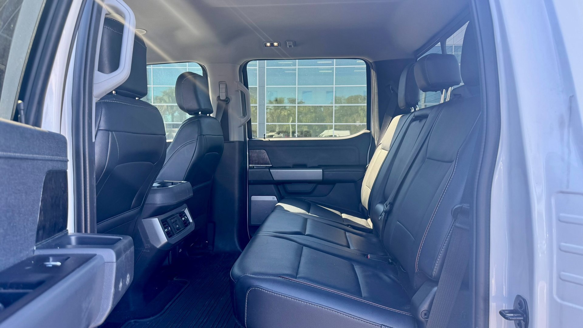 Certified 2024 Ford F250 Lariat w/ Lariat Ultimate Package image 16