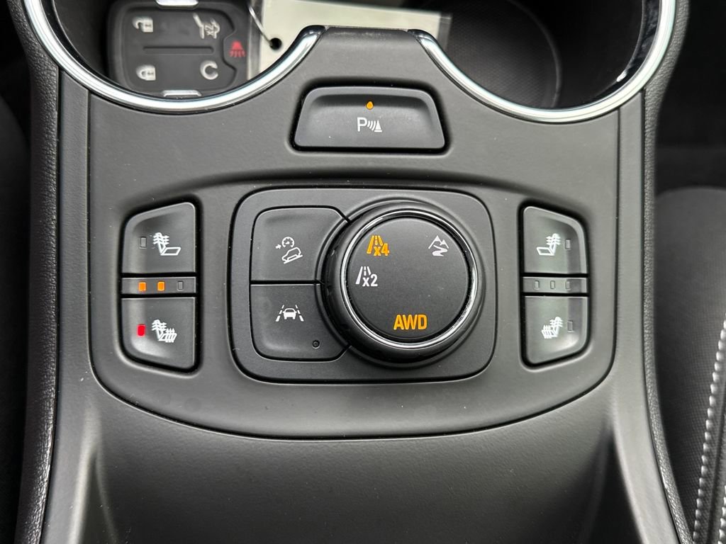 Used 2024 GMC Terrain SLT w/ Infotainment Package II image 24