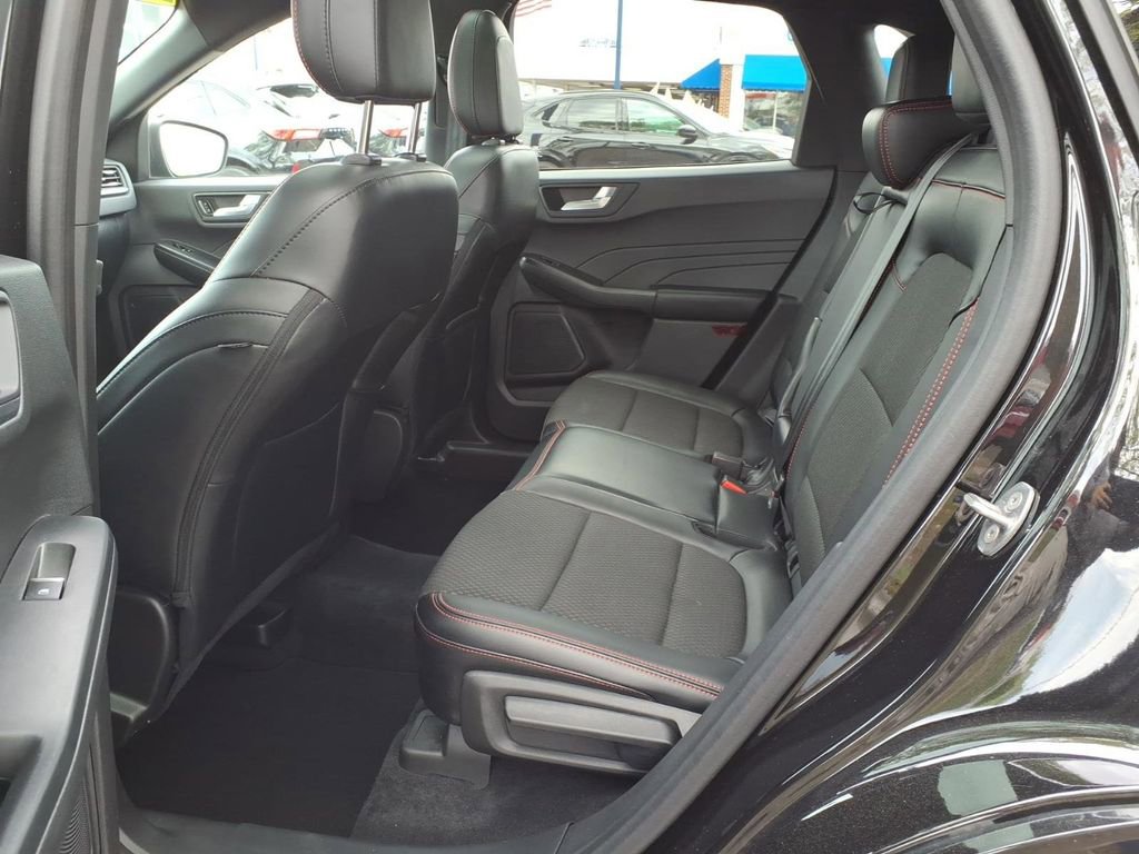 Certified 2023 Ford Escape ST-Line w/ Tech Pack #1 AWD/4WD image 10