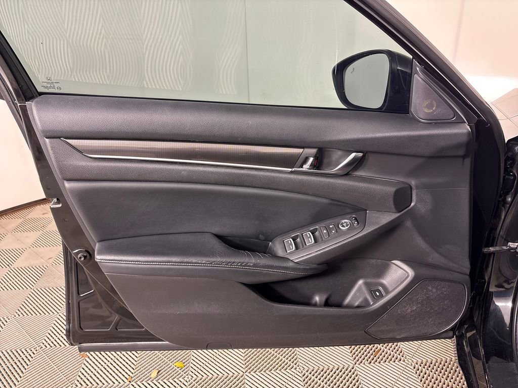 Used 2018 Honda Accord Sport image 21