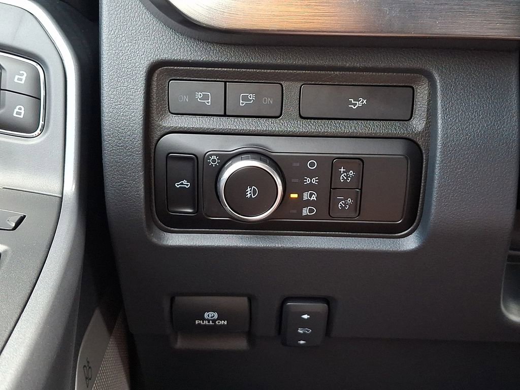 Certified 2024 Ford F350 Lariat w/ Tremor Off-Road Package image 23