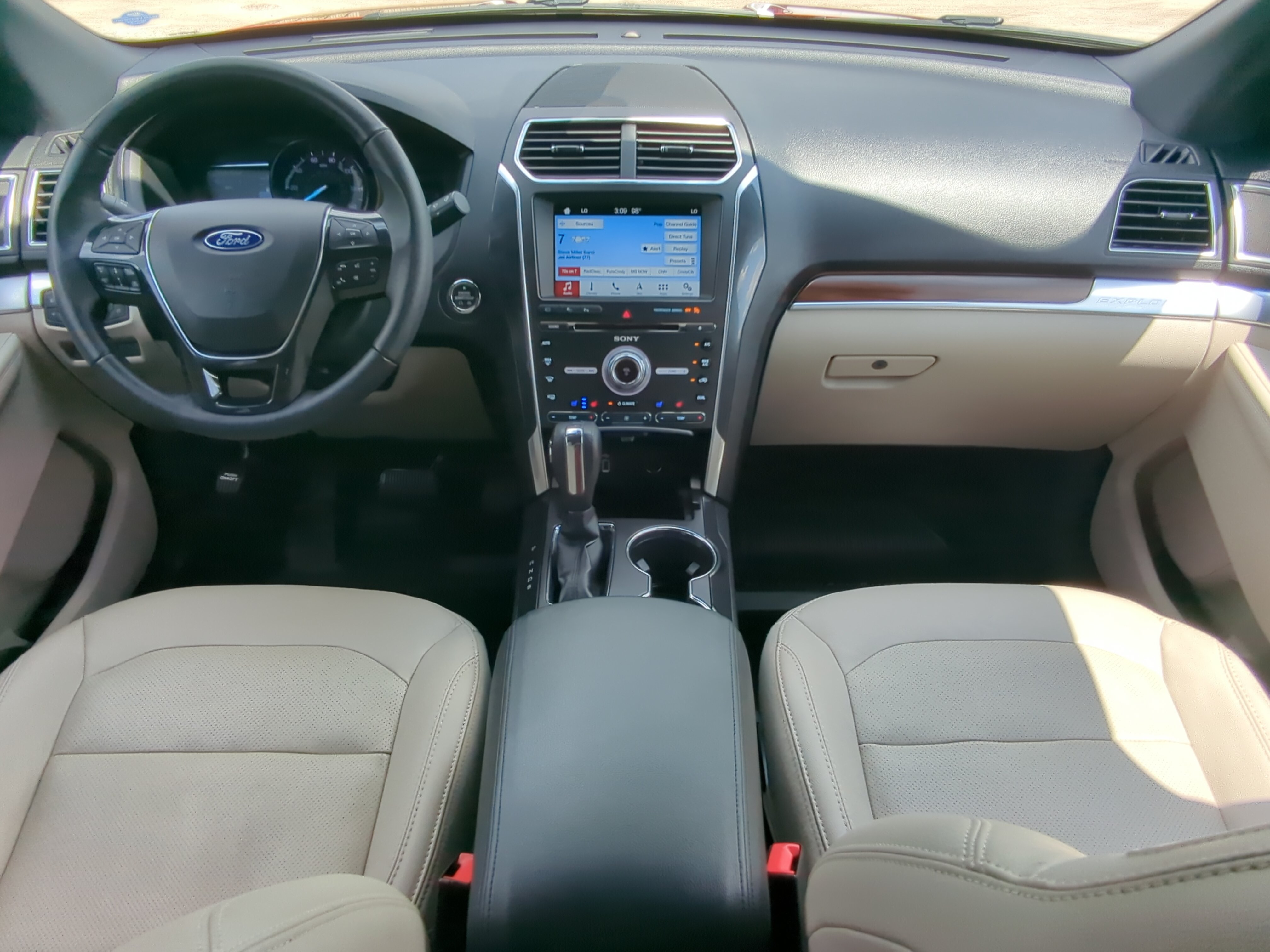 Certified 2018 Ford Explorer Limited w/ Equipment Group 301A FWD image 13