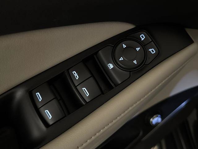 Used 2018 Buick Enclave Essence w/ Trailering Package FWD image 17
