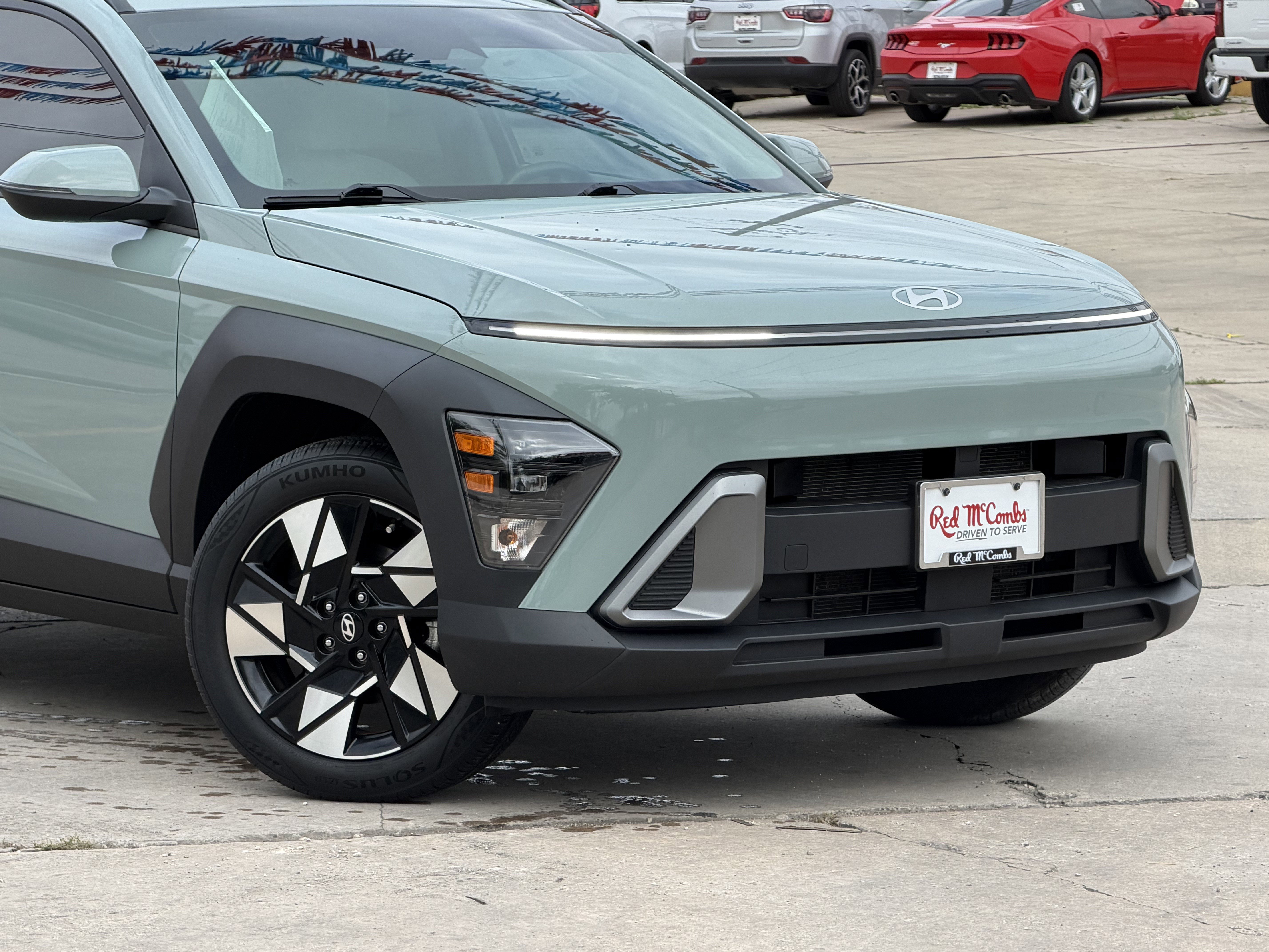 Used 2024 Hyundai Kona SEL w/ Convenience Package FWD image 2