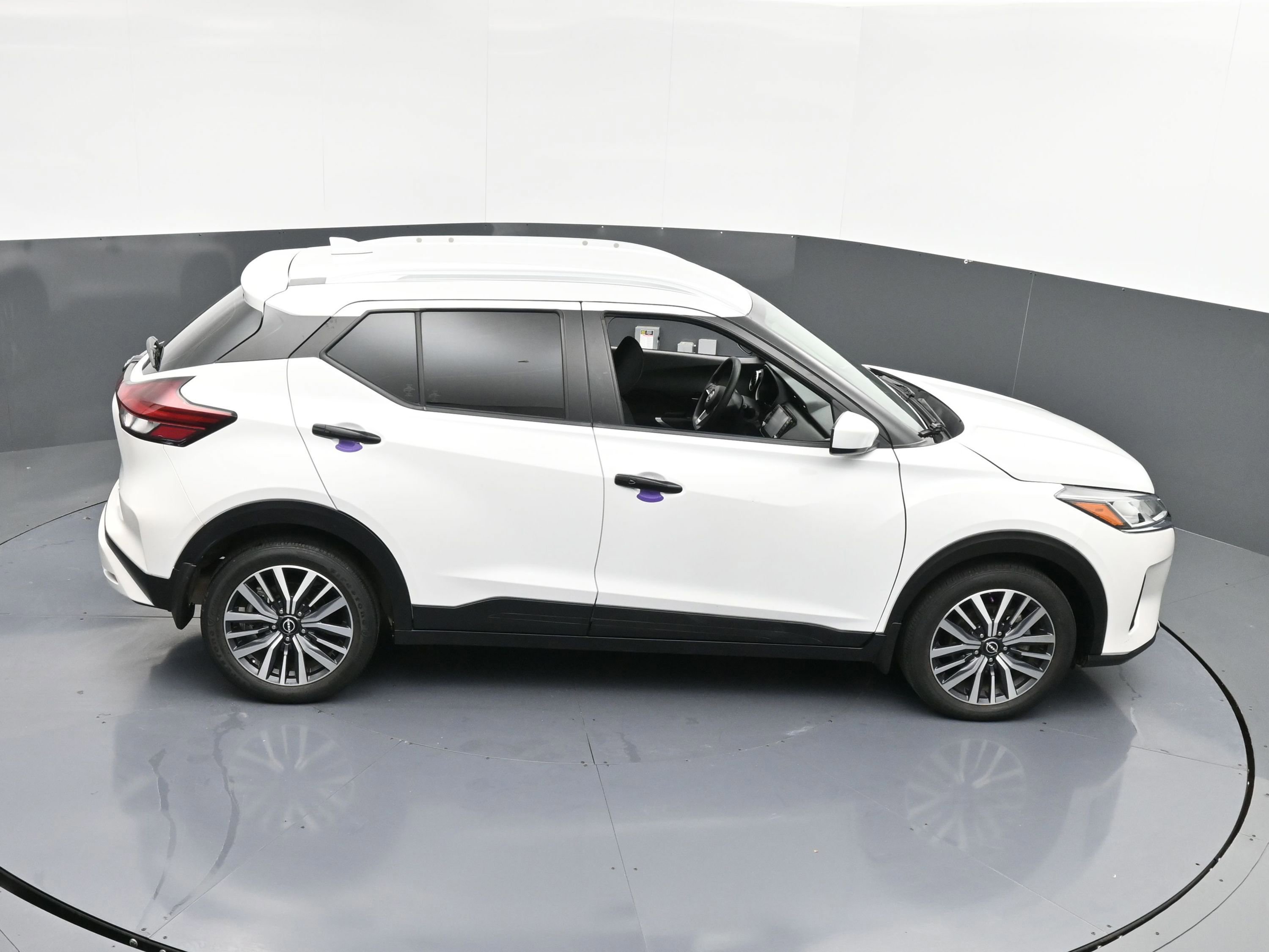 Used 2022 Nissan Kicks SV image 19