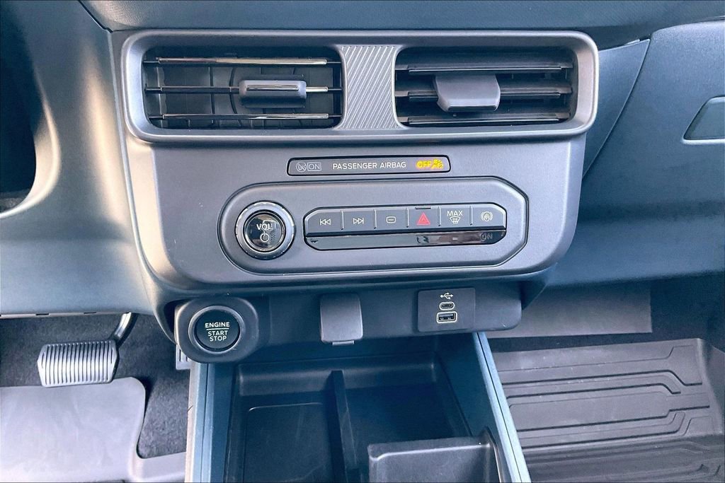 Certified 2025 Ford Maverick XLT w/ Black Appearance Package AWD/4WD image 32