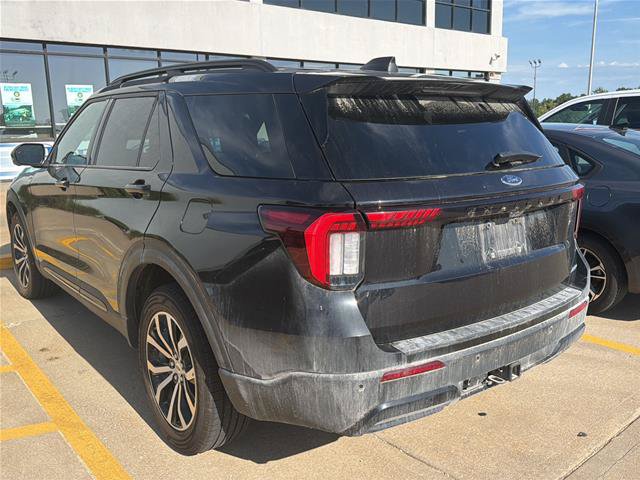 Certified 2025 Ford Explorer ST-Line AWD/4WD image 5