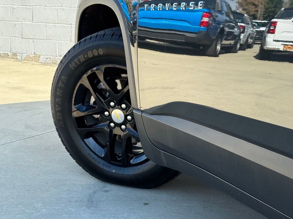 Used 2020 Chevrolet Traverse LT image 19