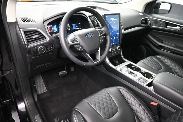 Certified 2024 Ford Edge Titanium w/ Equipment Group 301A AWD/4WD image 9