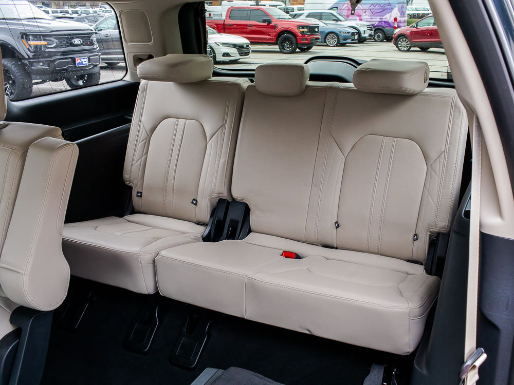 Certified 2024 Ford Expedition Platinum image 17