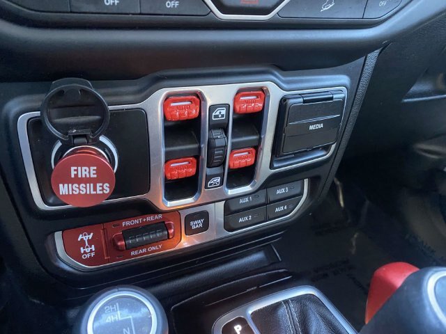 Used 2018 Jeep Wrangler Unlimited Rubicon AWD/4WD image 27