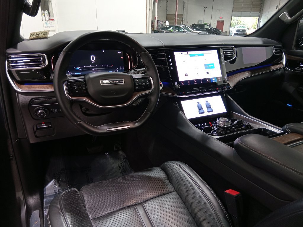 Used 2022 Jeep Grand Wagoneer Series I AWD/4WD image 16