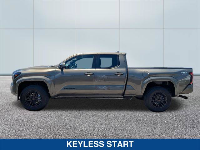 Used 2025 Toyota Tacoma TRD Sport AWD/4WD image 2
