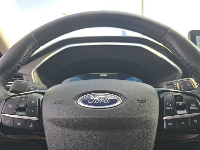 Certified 2025 Ford Escape Platinum AWD/4WD image 30