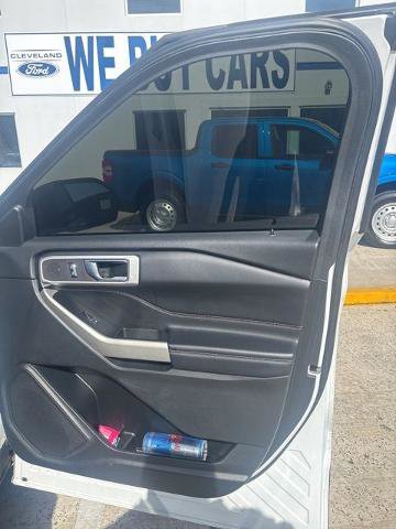 Certified 2021 Ford Explorer XLT w/ Equipment Group 202A image 6