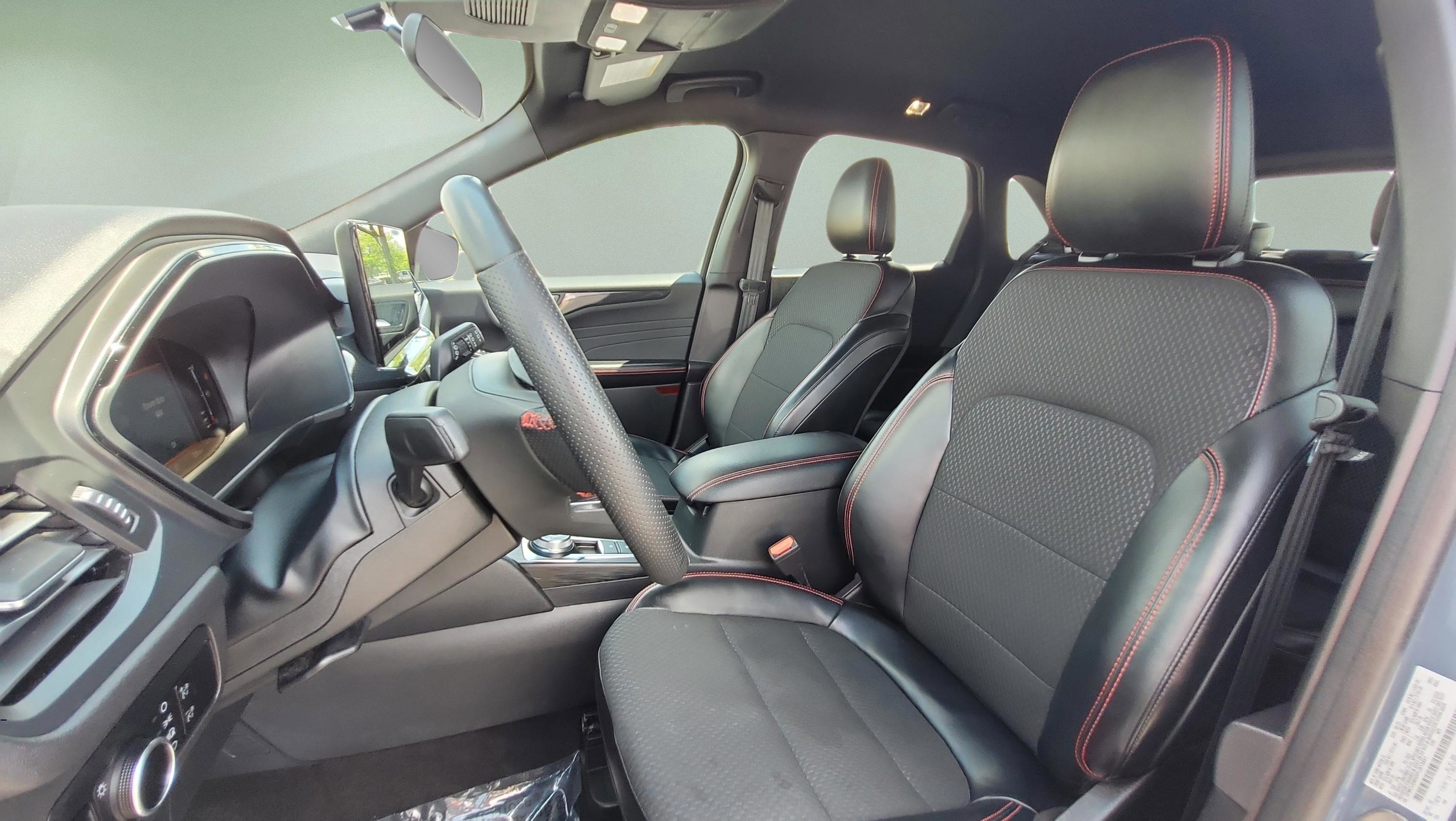 Certified 2023 Ford Escape ST-Line w/ Tech Pack #1 FWD image 28
