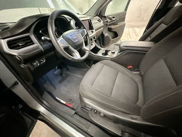 Used 2023 GMC Acadia SLE w/ Driver Convenience Package FWD image 16