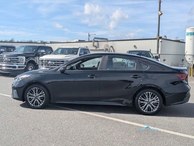 Used 2023 Kia Forte GT-Line FWD image 2