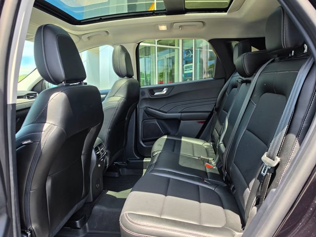 Certified 2022 Ford Escape SEL w/ Technology Package AWD/4WD image 17