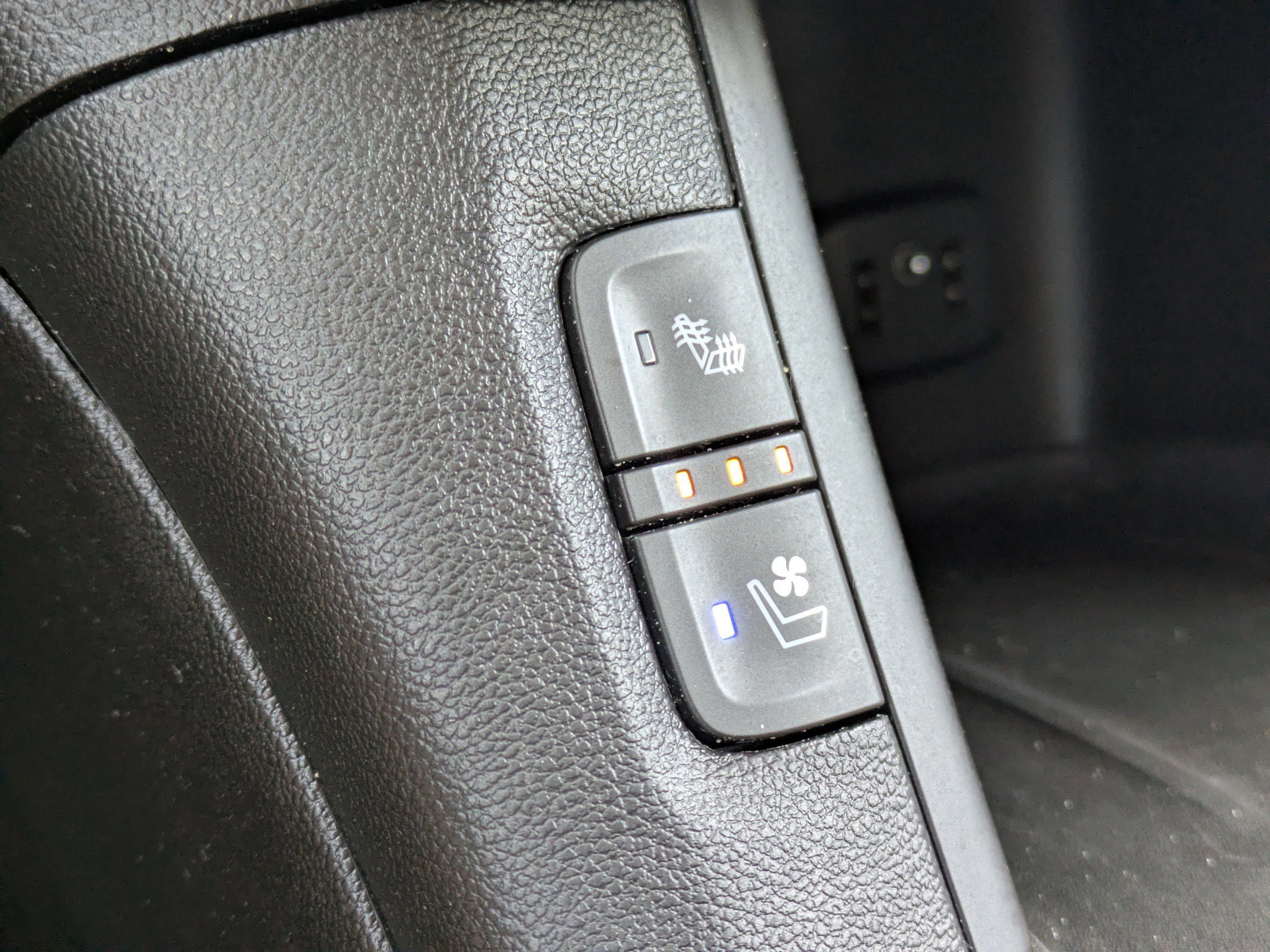 Used 2019 GMC Acadia Denali image 21