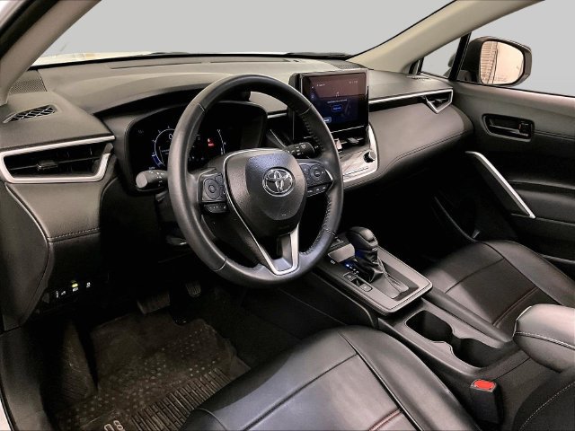 Used 2026 Toyota Corolla Cross LE AWD/4WD image 12