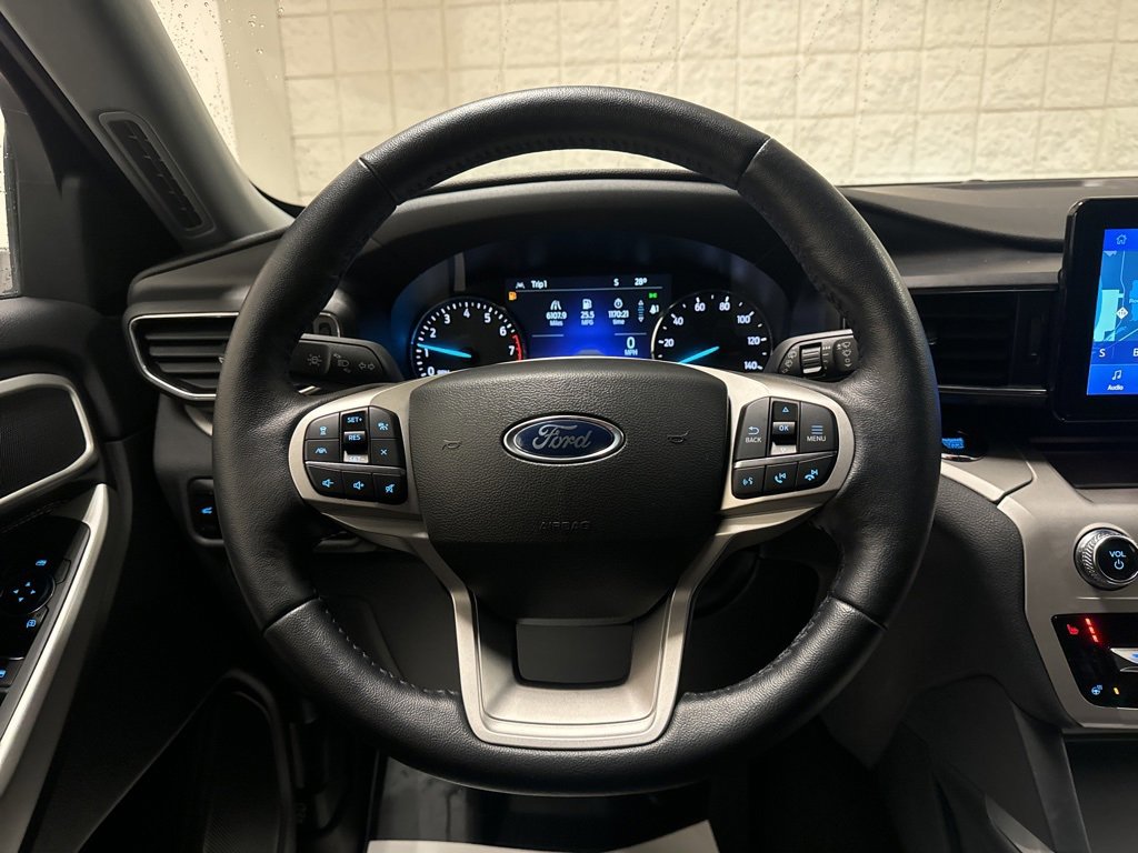 Certified 2022 Ford Explorer XLT w/ Equipment Group 202A image 25