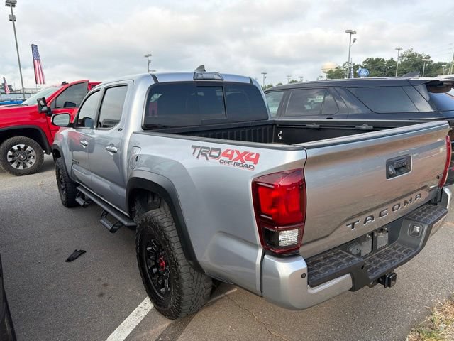 Used 2019 Toyota Tacoma TRD Off-Road AWD/4WD image 4