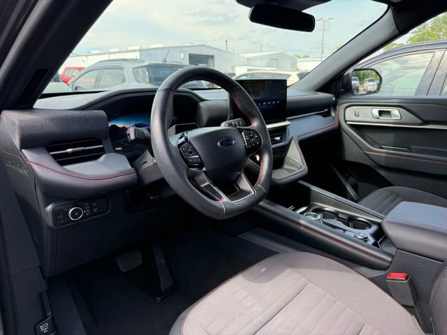 Certified 2025 Ford Explorer ST-Line w/ ST-Line Street Pack AWD/4WD image 7
