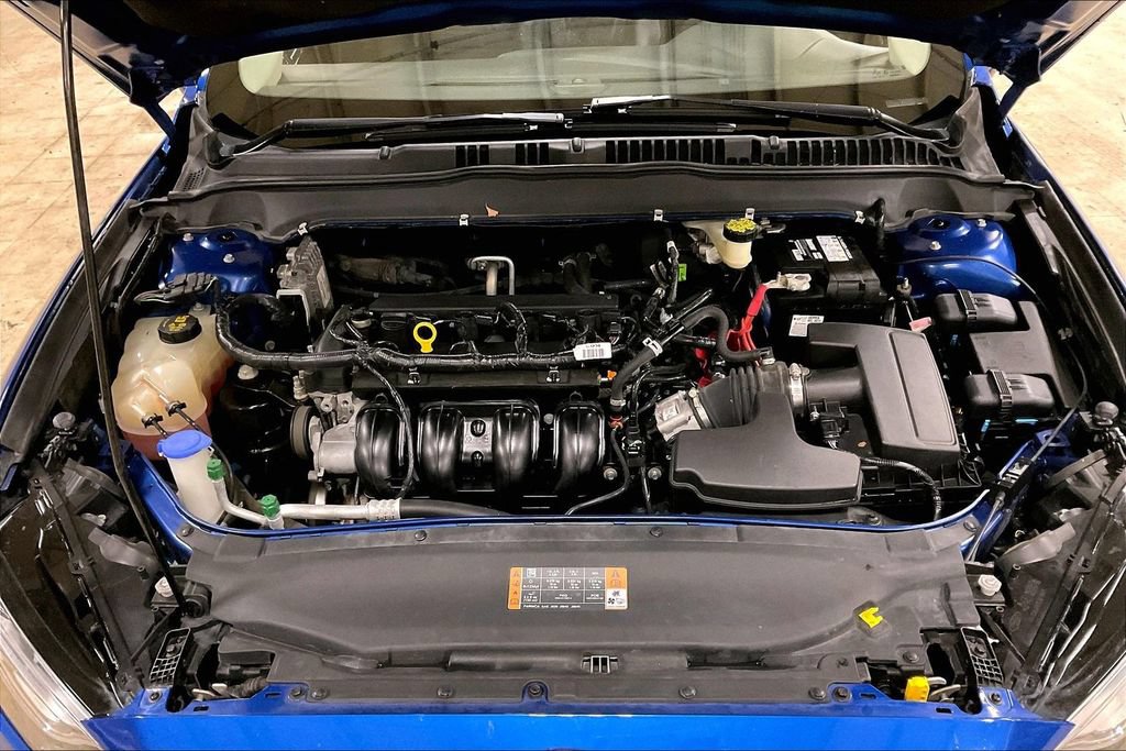 Certified 2017 Ford Fusion SE w/ Equipment Group 201A FWD image 10