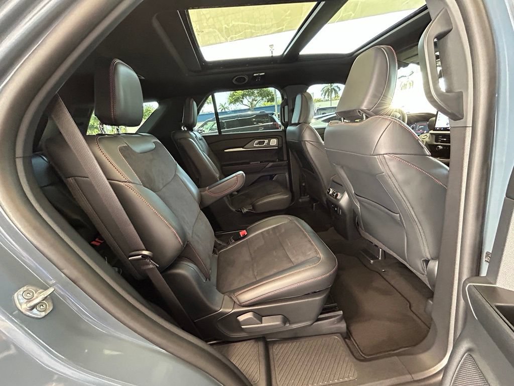 Certified 2025 Ford Explorer ST AWD/4WD image 32