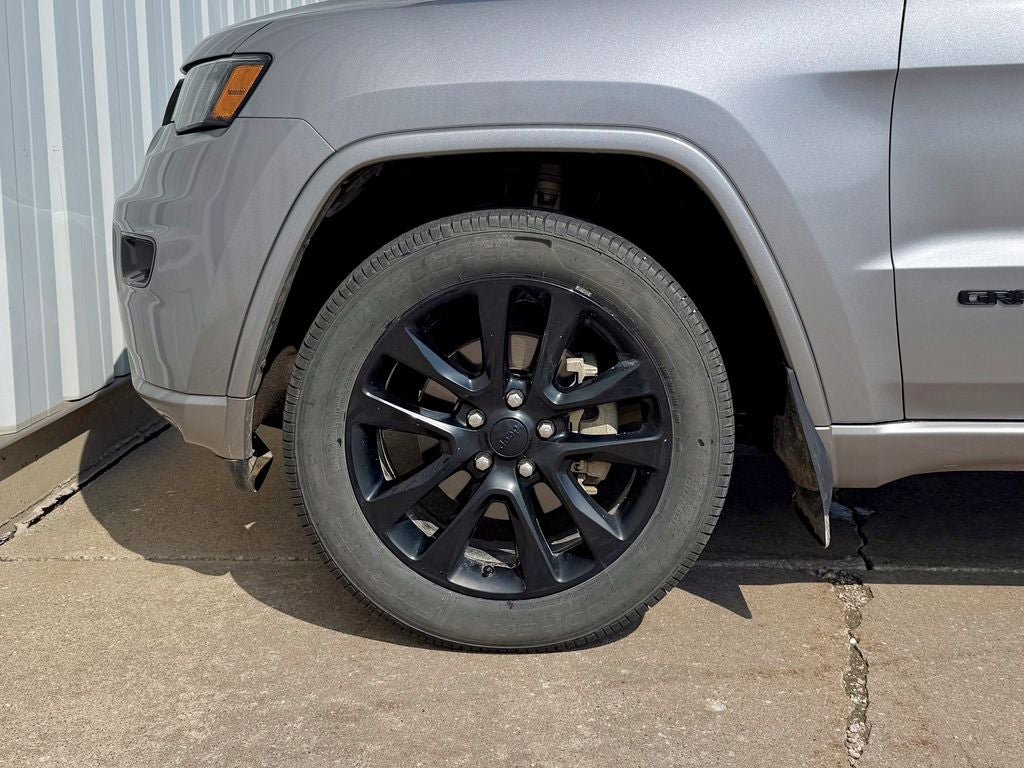 Used 2019 Jeep Grand Cherokee Altitude AWD/4WD image 25