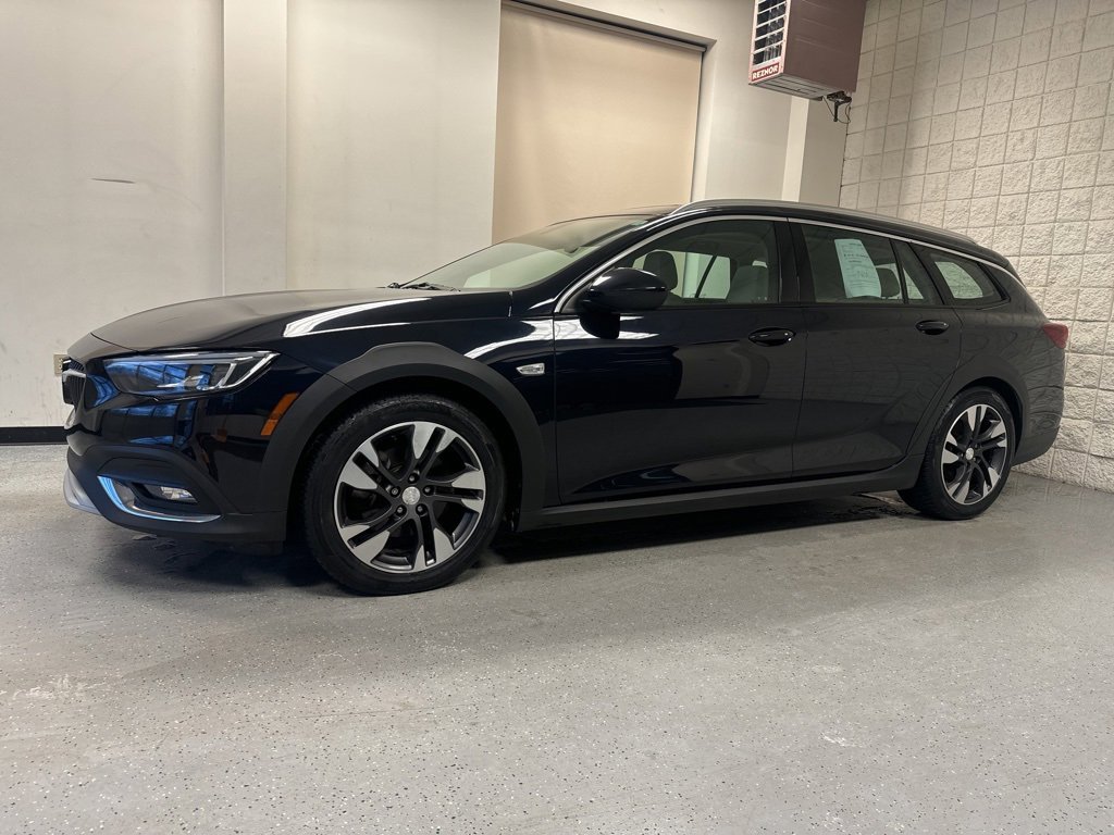 Used 2018 Buick Regal Essence w/ Driver Confidence Package #1 image 40