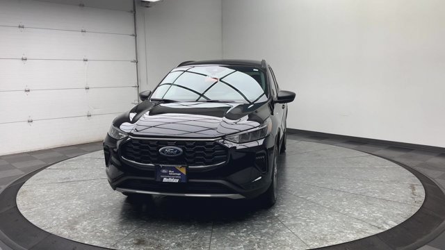 Certified 2025 Ford Escape ST-Line w/ Tech Pack #1 AWD/4WD image 33