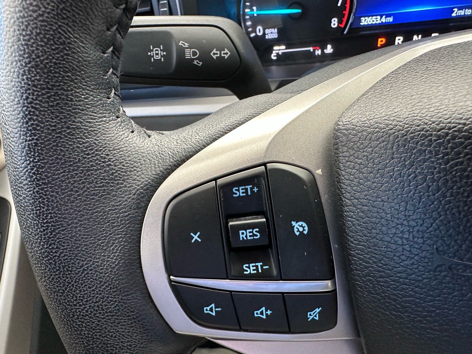 Certified 2023 Ford Explorer XLT w/ Equipment Group 202A AWD/4WD image 34