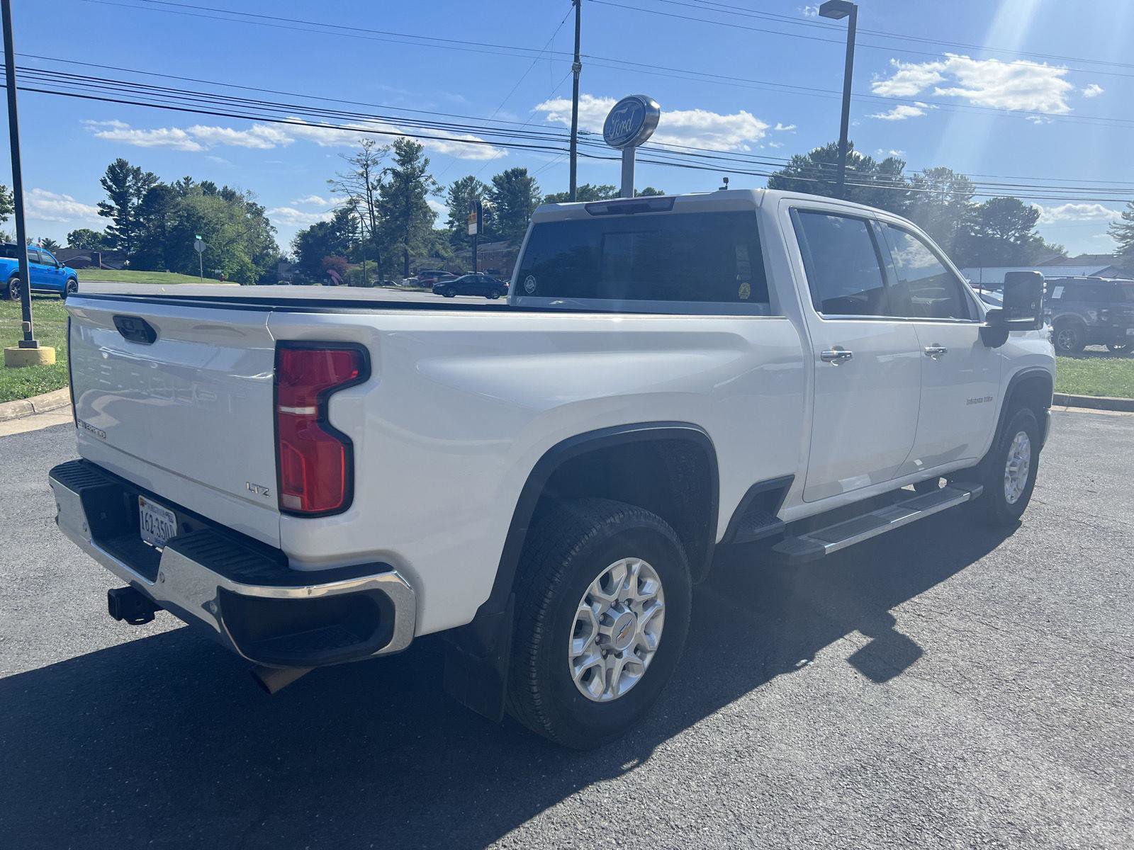 Used 2024 Chevrolet Silverado 3500 LTZ w/ LTZ Plus Package AWD/4WD image 4