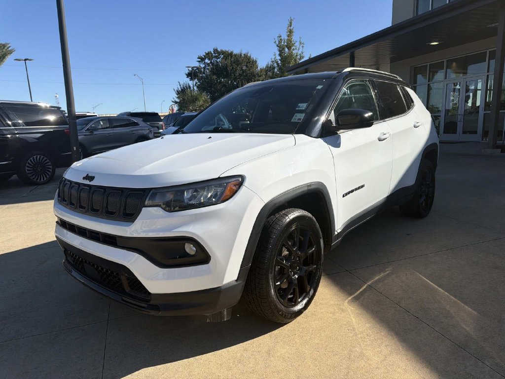 Used 2022 Jeep Compass Latitude w/ Convenience Group AWD/4WD image 4