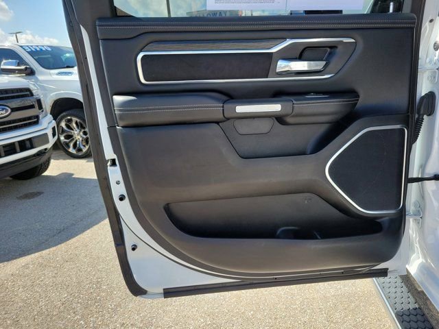 Used 2023 RAM 1500 Laramie AWD/4WD image 15