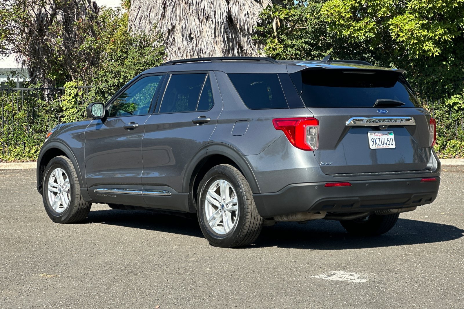 Certified 2023 Ford Explorer XLT RWD image 5